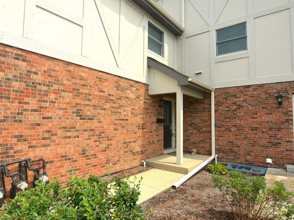 802 E Hillside Avenue, Barrington, IL 60010