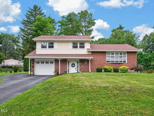 11 Evergreen Drive, Voorheesville, NY 12186