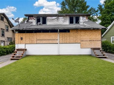 305 E Molloy Road, Syracuse, NY 13211