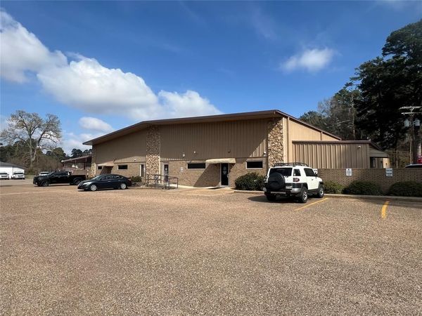 4910 N Market Street, Shreveport, LA 71107