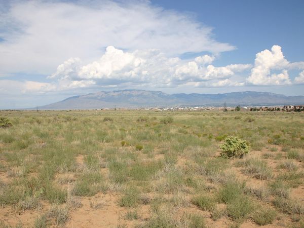 Agave Street NW, Albuquerque, NM 87120