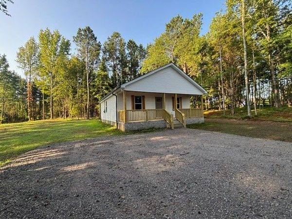 3131 Oak Grove Rd , Goodspring, TN 38460