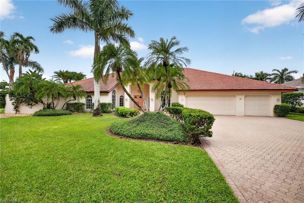 700 Hollybriar Ln, Naples, FL 34108 Photo