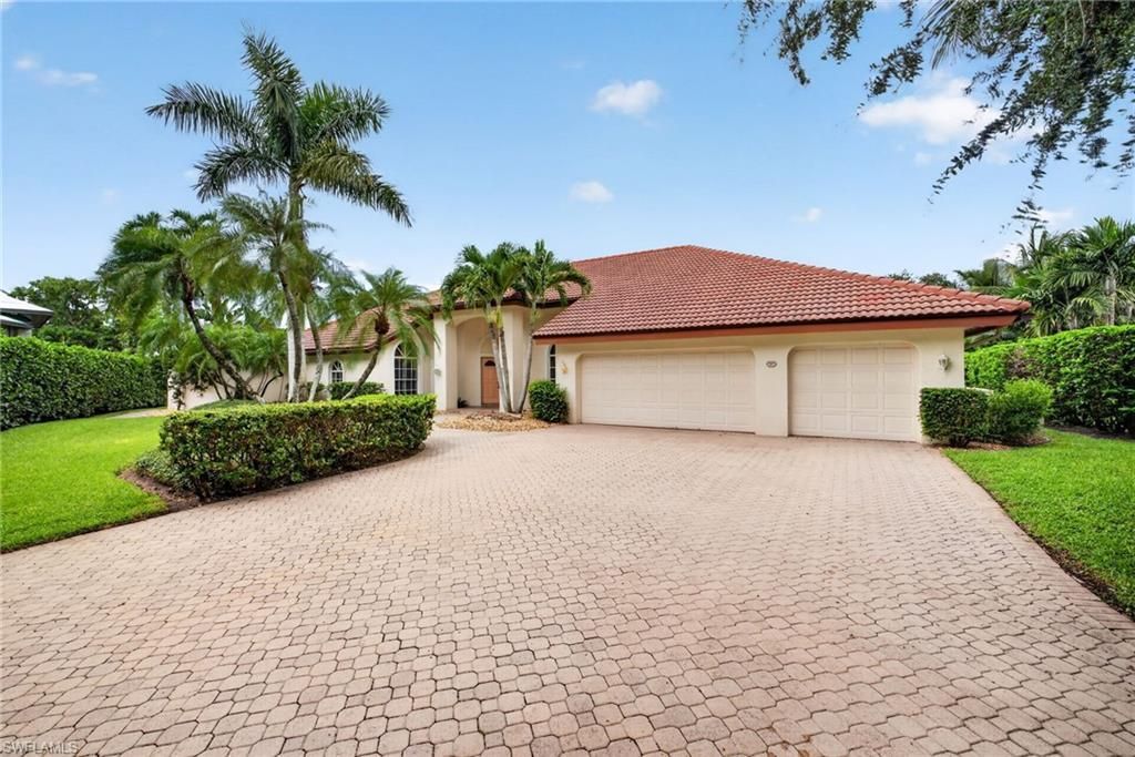 700 Hollybriar Ln, Naples, FL 34108 Photo
