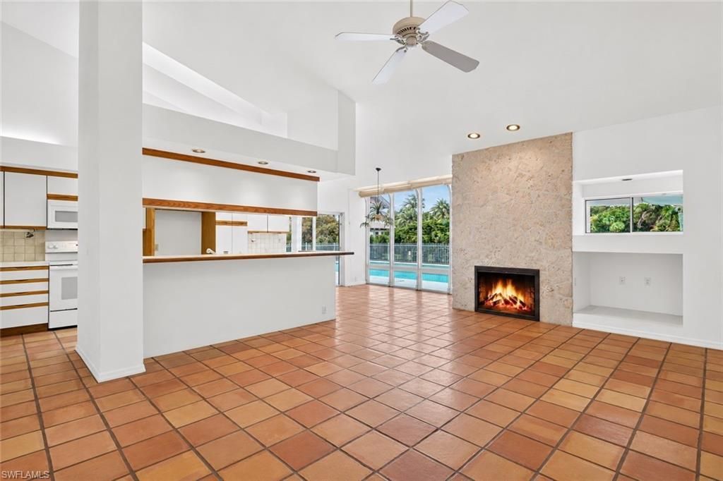 700 Hollybriar Ln, Naples, FL 34108 Photo