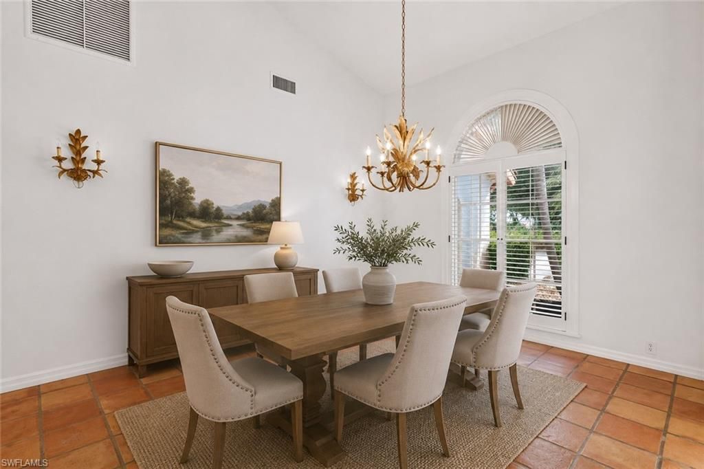 700 Hollybriar Ln, Naples, FL 34108 Photo