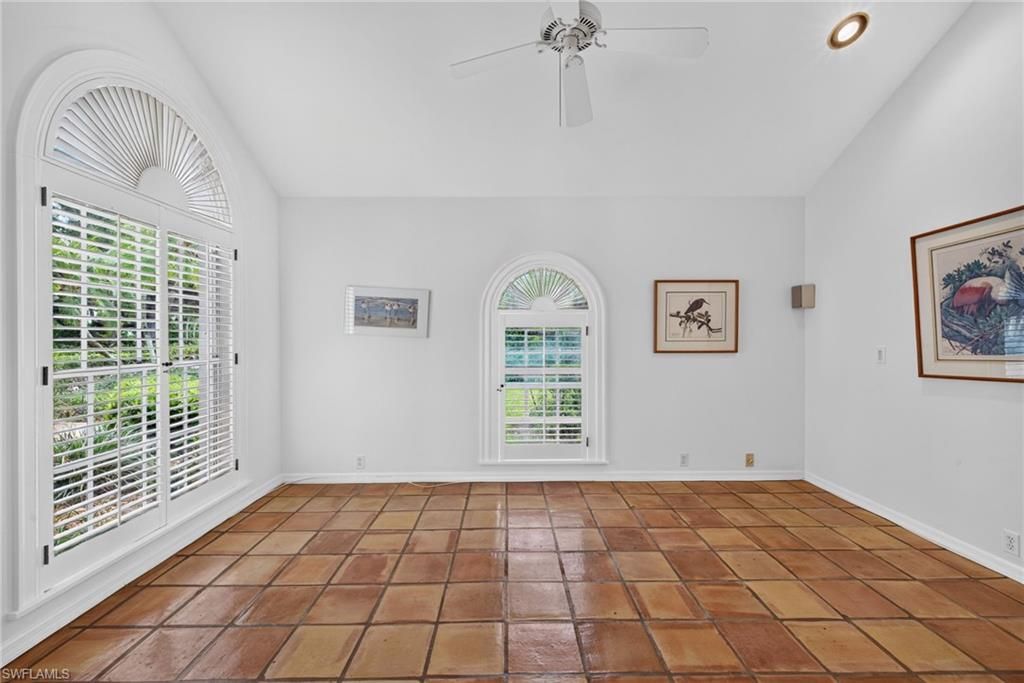 700 Hollybriar Ln, Naples, FL 34108 Photo