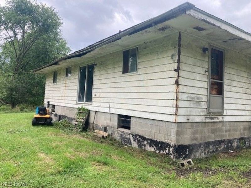 6885 Lincoln, Hubbard, OH 44425 Photo 3