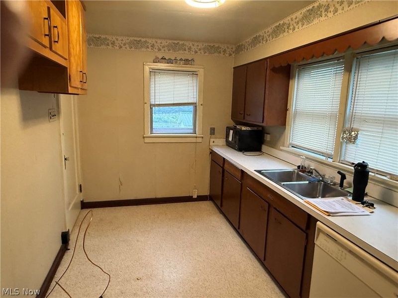 4842 Noble Street, Bellaire, OH 43906 Photo 2