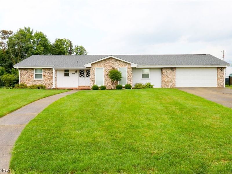 2306 Alexander Manor W, Steubenville, OH 43952 Photo 1