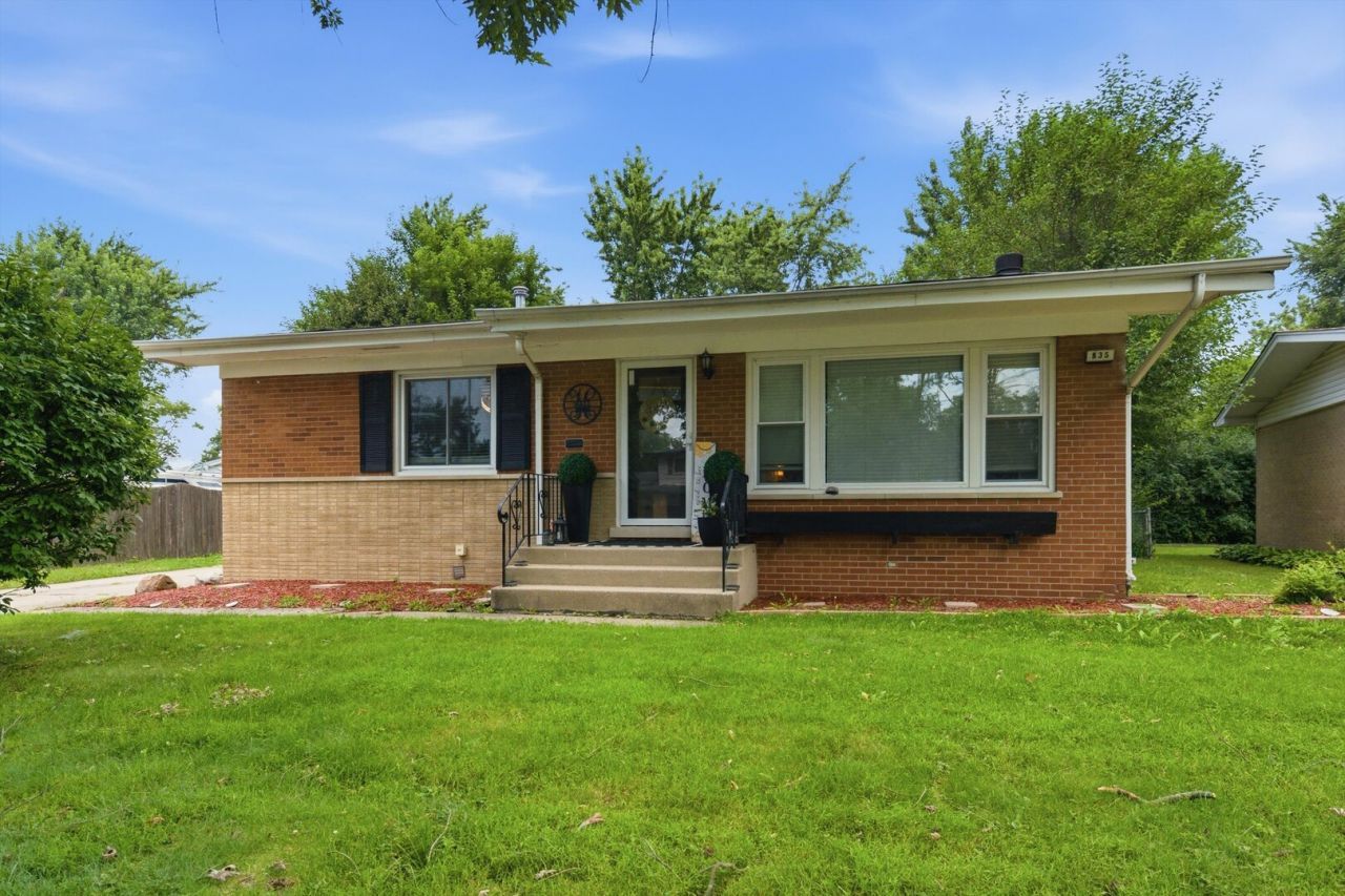 835 W Terrace Drive, Glenwood, IL 60425 Main Photo