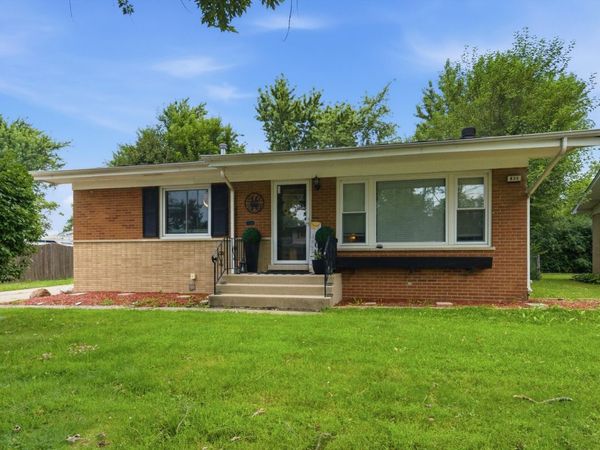 835 W Terrace Drive , Glenwood, IL 60425