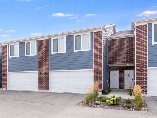 1035 Gillespie Lane, Yorkville, IL 60560