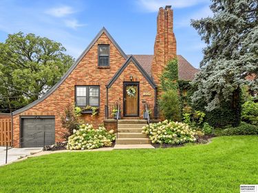 1204 S 61st Street, Omaha, NE 68106
