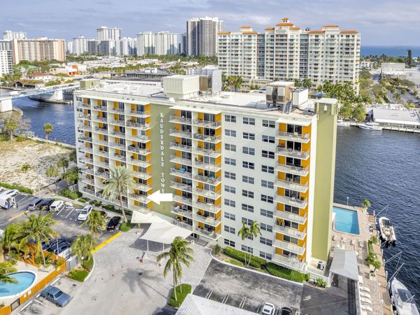 2900 NE 30TH Street, Unit D-3, Fort Lauderdale, FL 33306