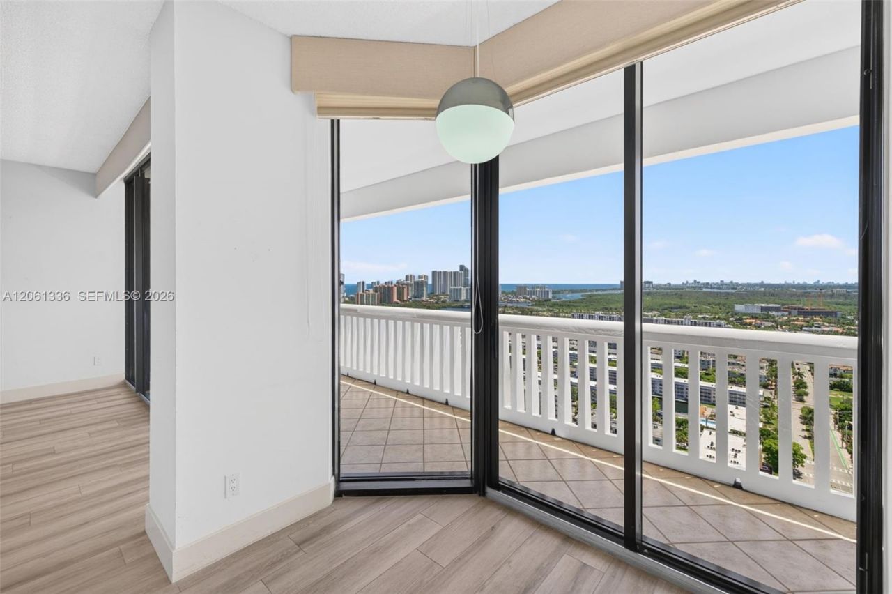 2000 Island Blvd , Unit 3008, Aventura, FL 33160 Photo