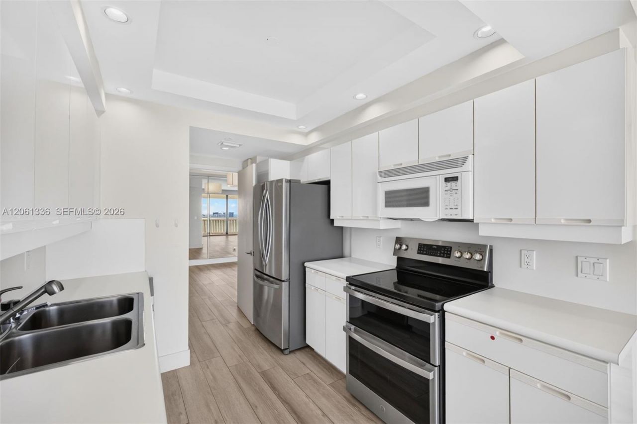 2000 Island Blvd , Unit 3008, Aventura, FL 33160 Photo