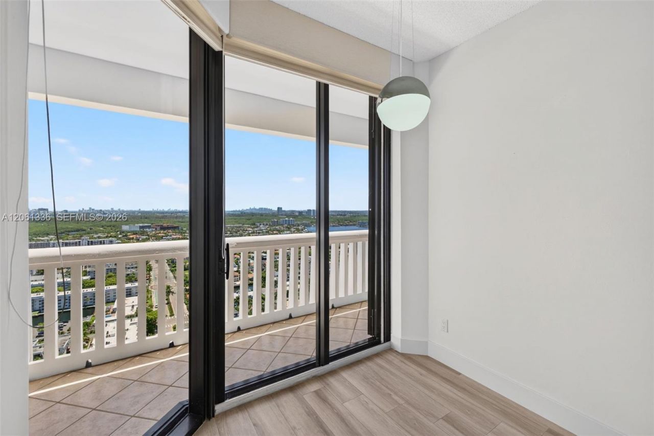 2000 Island Blvd , Unit 3008, Aventura, FL 33160 Photo