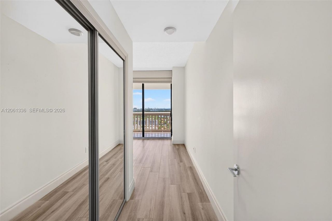 2000 Island Blvd , Unit 3008, Aventura, FL 33160 Photo