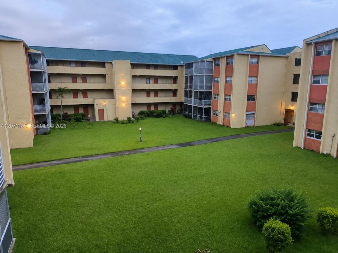 3700 NW 21st St, Unit 206, Lauderdale Lakes, FL 33311 Photo
