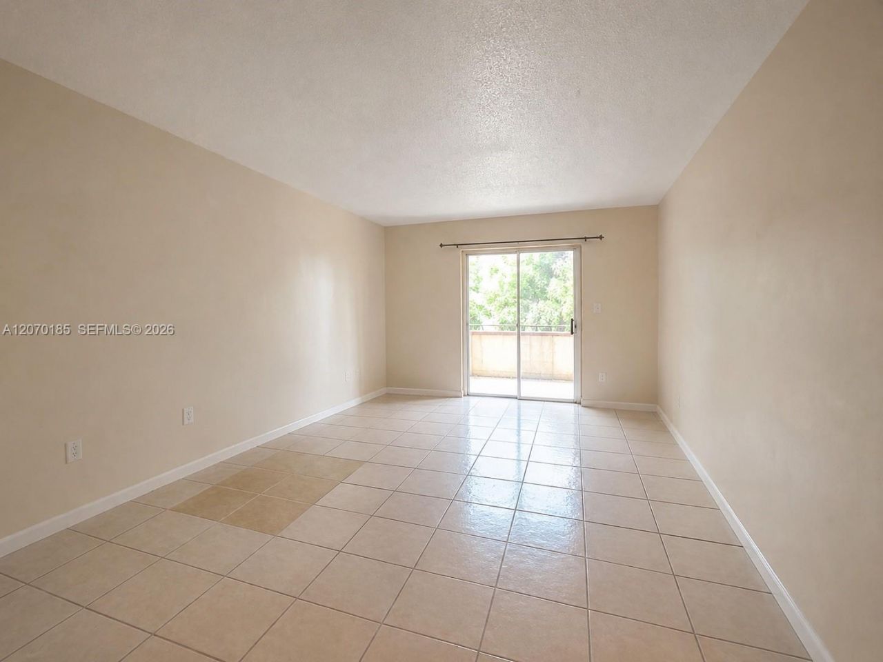 3700 NW 21st St, Unit 206, Lauderdale Lakes, FL 33311 Photo