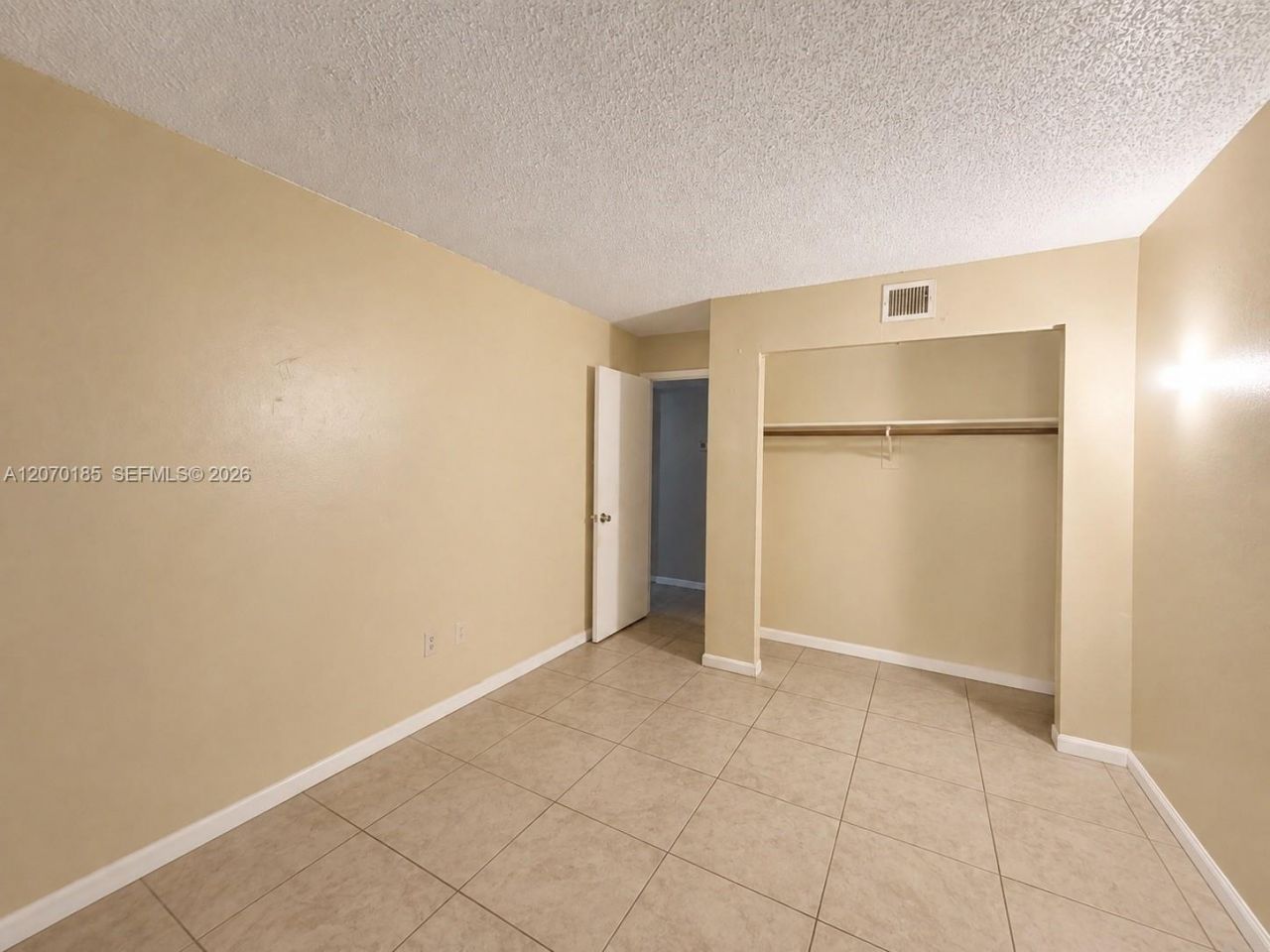 3700 NW 21st St, Unit 206, Lauderdale Lakes, FL 33311 Photo