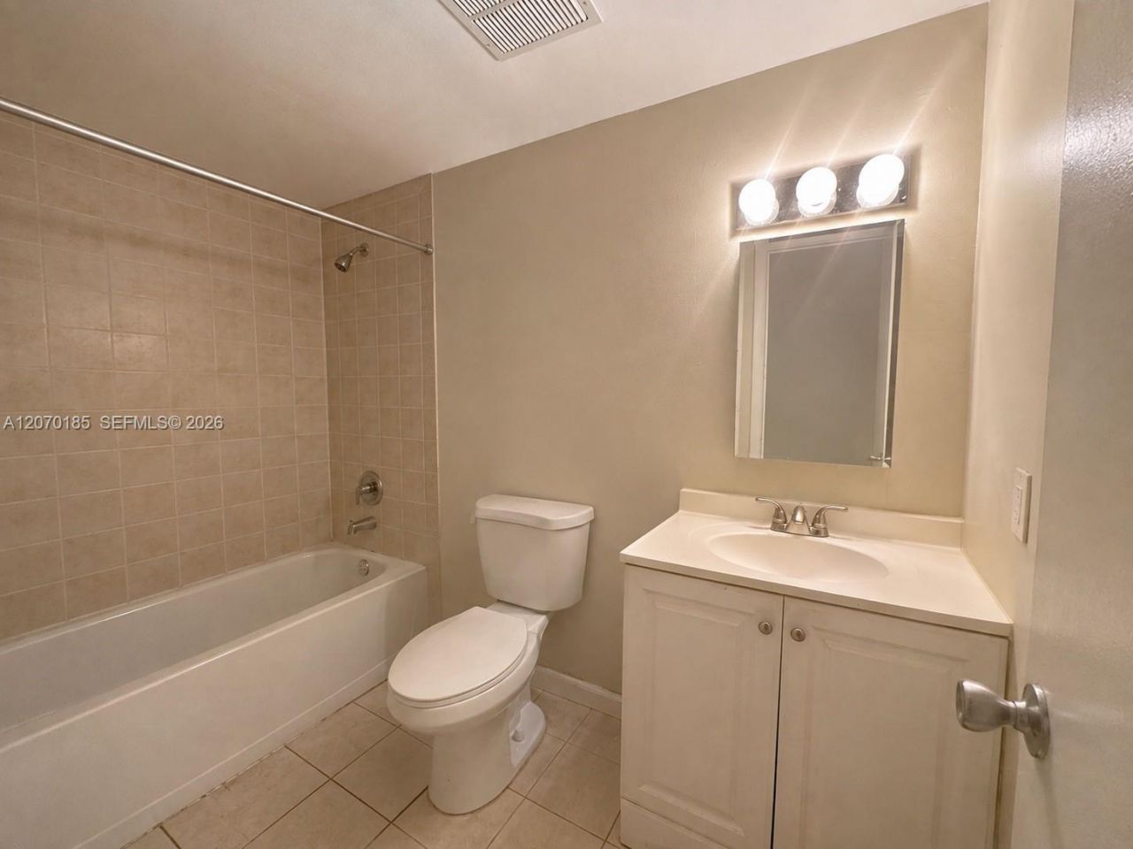3700 NW 21st St, Unit 206, Lauderdale Lakes, FL 33311 Photo