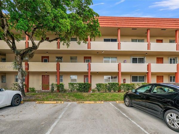 8081 N Sunrise Lakes Dr, Unit 110, Sunrise, FL 33322