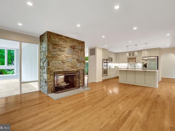6952 KYLEAKIN COURT, MCLEAN, VA 22101