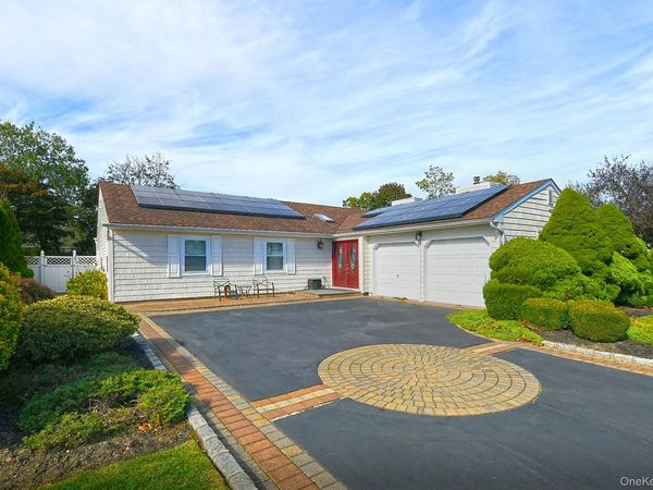 22 Apple Blossom Lane , East Patchogue, NY 11772