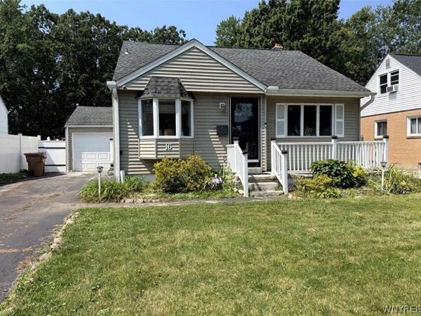 16 Woodridge Avenue, Buffalo, NY 14225