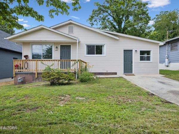 2705 NE Spencer St, Knoxville, TN 37917