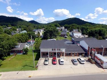 721 River Drive, Irvine, KY 40336