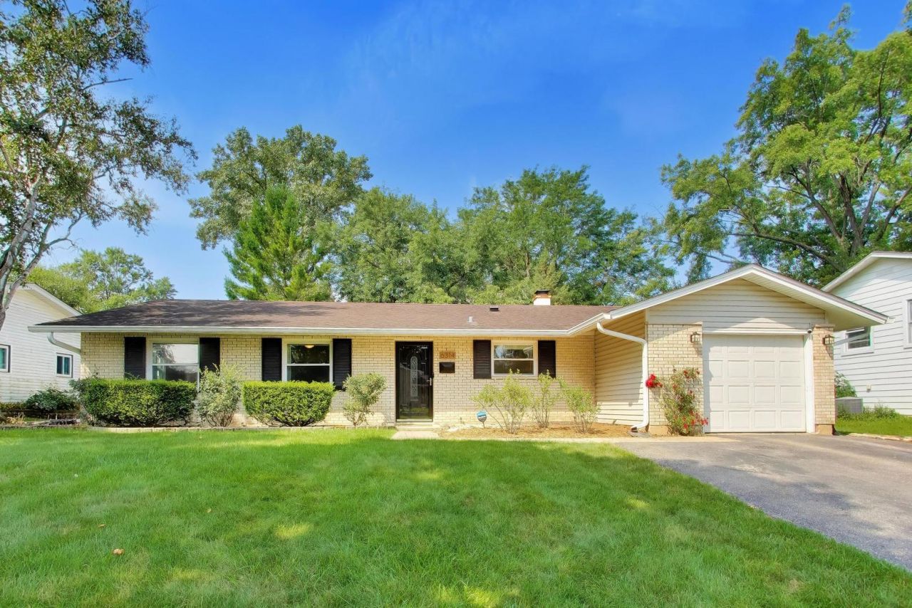 6314 Winston Drive, Woodridge, IL 60517 Main Photo