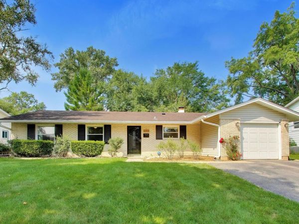 6314 Winston Drive , Woodridge, IL 60517
