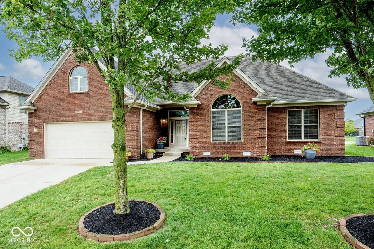 3882 S Cedar Creek Lane, New Palestine, IN 46163 Main Photo