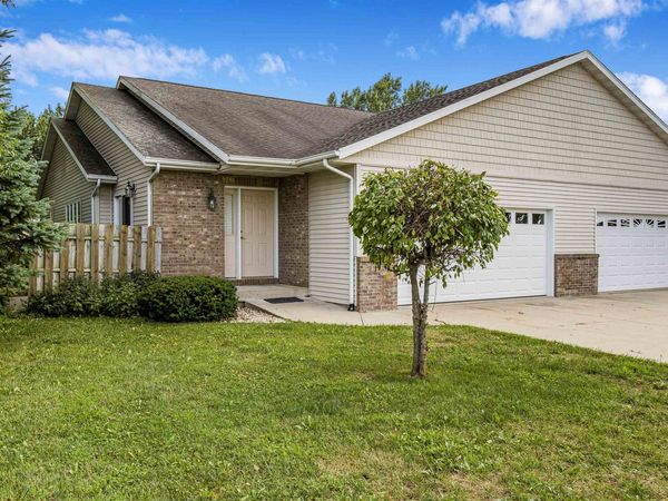 1505 Broadway Street, Prairie Du Sac, WI 53578