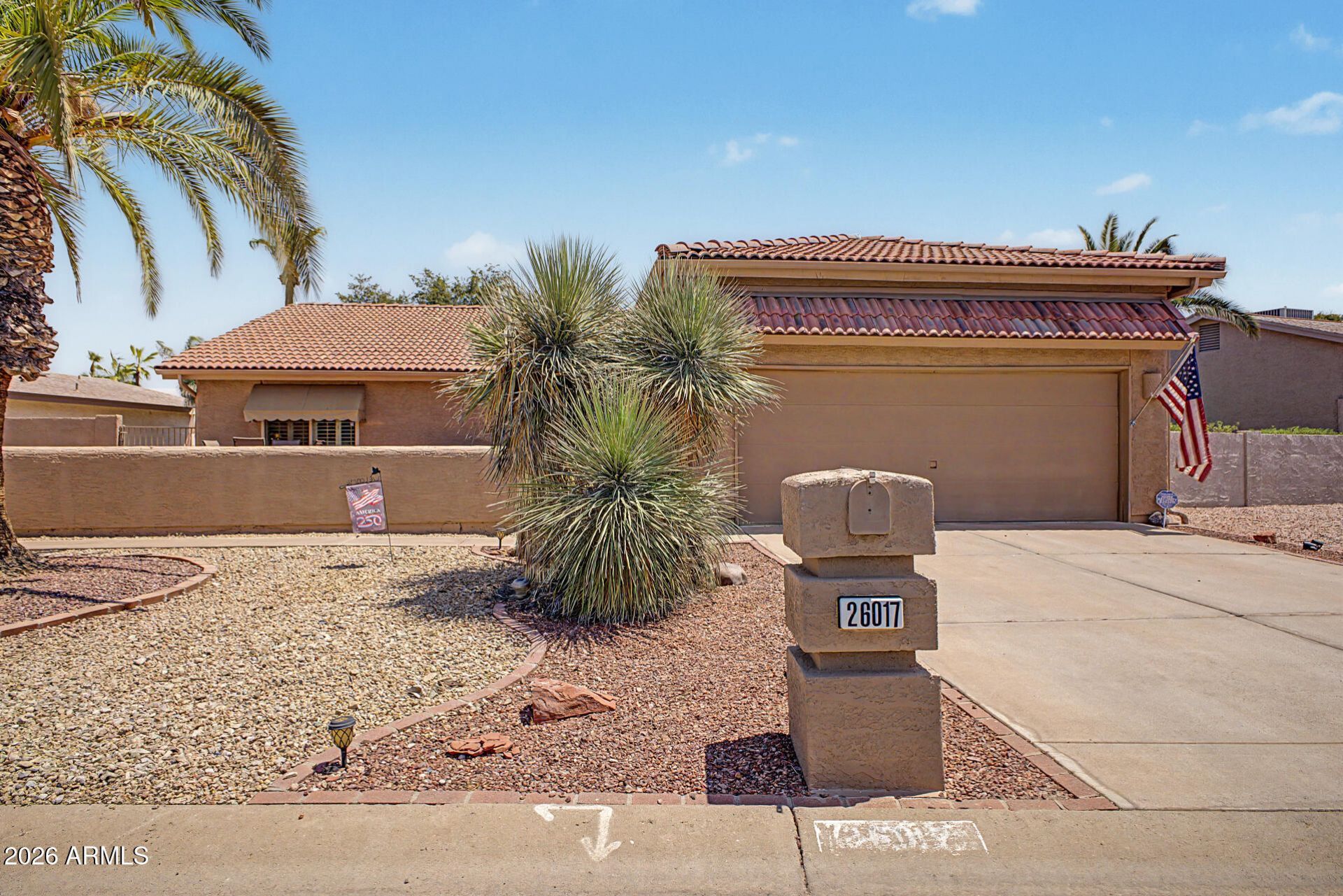 26017 S New Town Drive, Sun Lakes, AZ 85248 Main Photo