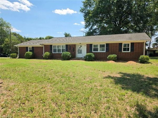 506 Archergate Road , Browns Summit, NC 27214