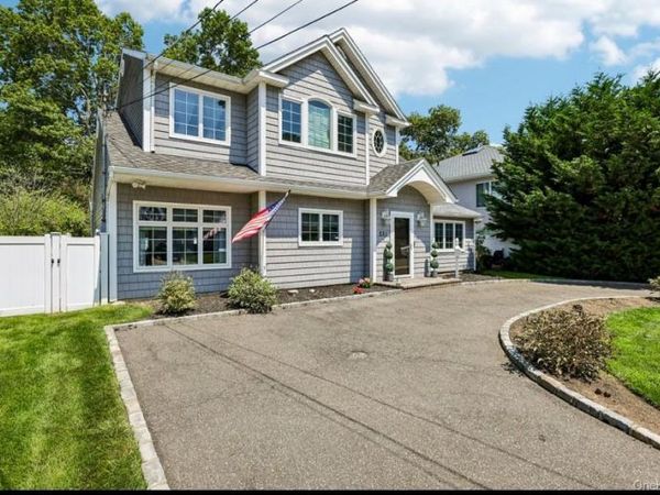 231 Koehl Street , Massapequa Park, NY 11762