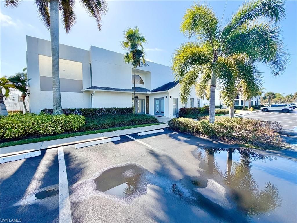 150 Santa Clara Dr, Unit 4, Naples, FL 34104 Photo
