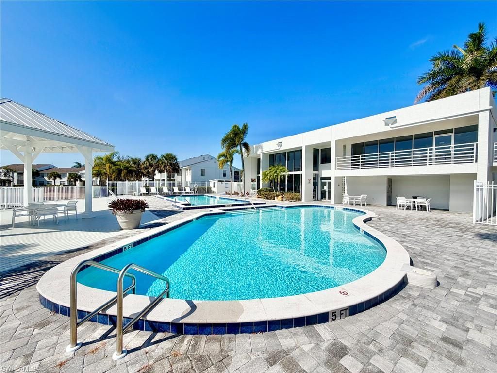 150 Santa Clara Dr, Unit 4, Naples, FL 34104 Photo