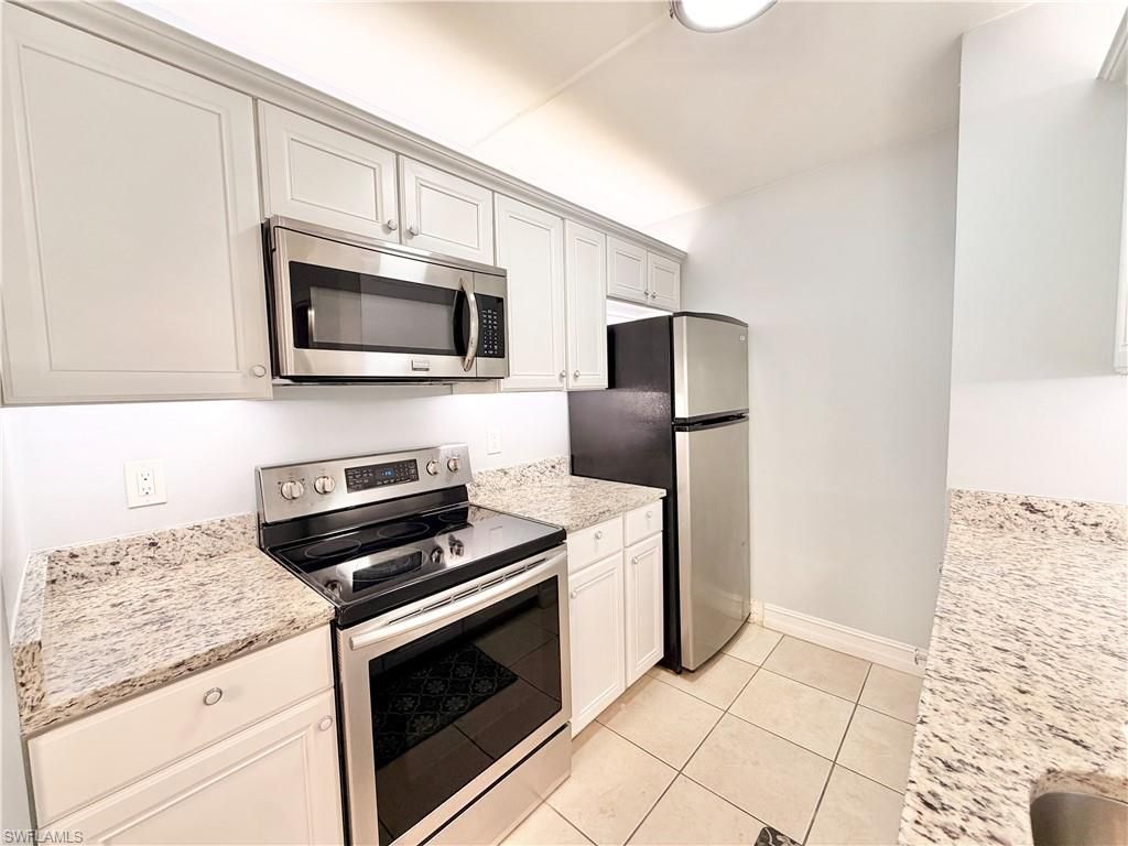 150 Santa Clara Dr, Unit 4, Naples, FL 34104 Photo