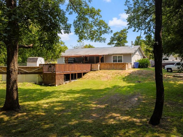 712 S Cherokee Street , Locust Grove, OK 74352