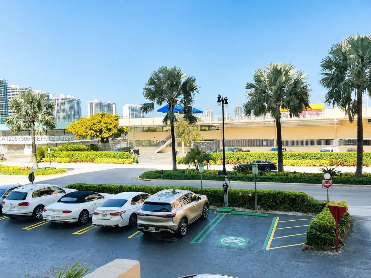 250 174th St , Unit 115, Sunny Isles Beach, FL 33160 Photo