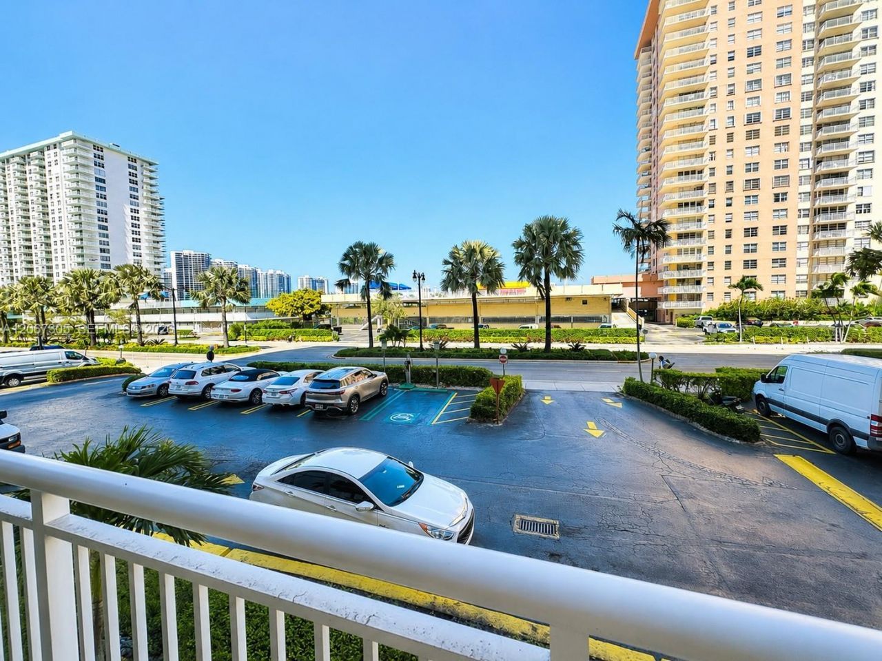 250 174th St , Unit 115, Sunny Isles Beach, FL 33160 Photo