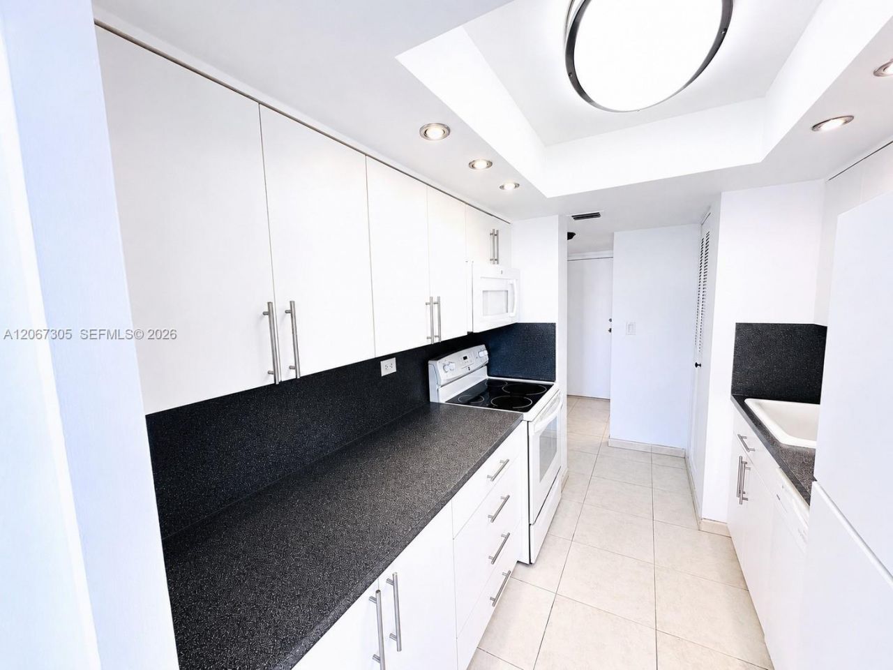 250 174th St , Unit 115, Sunny Isles Beach, FL 33160 Photo