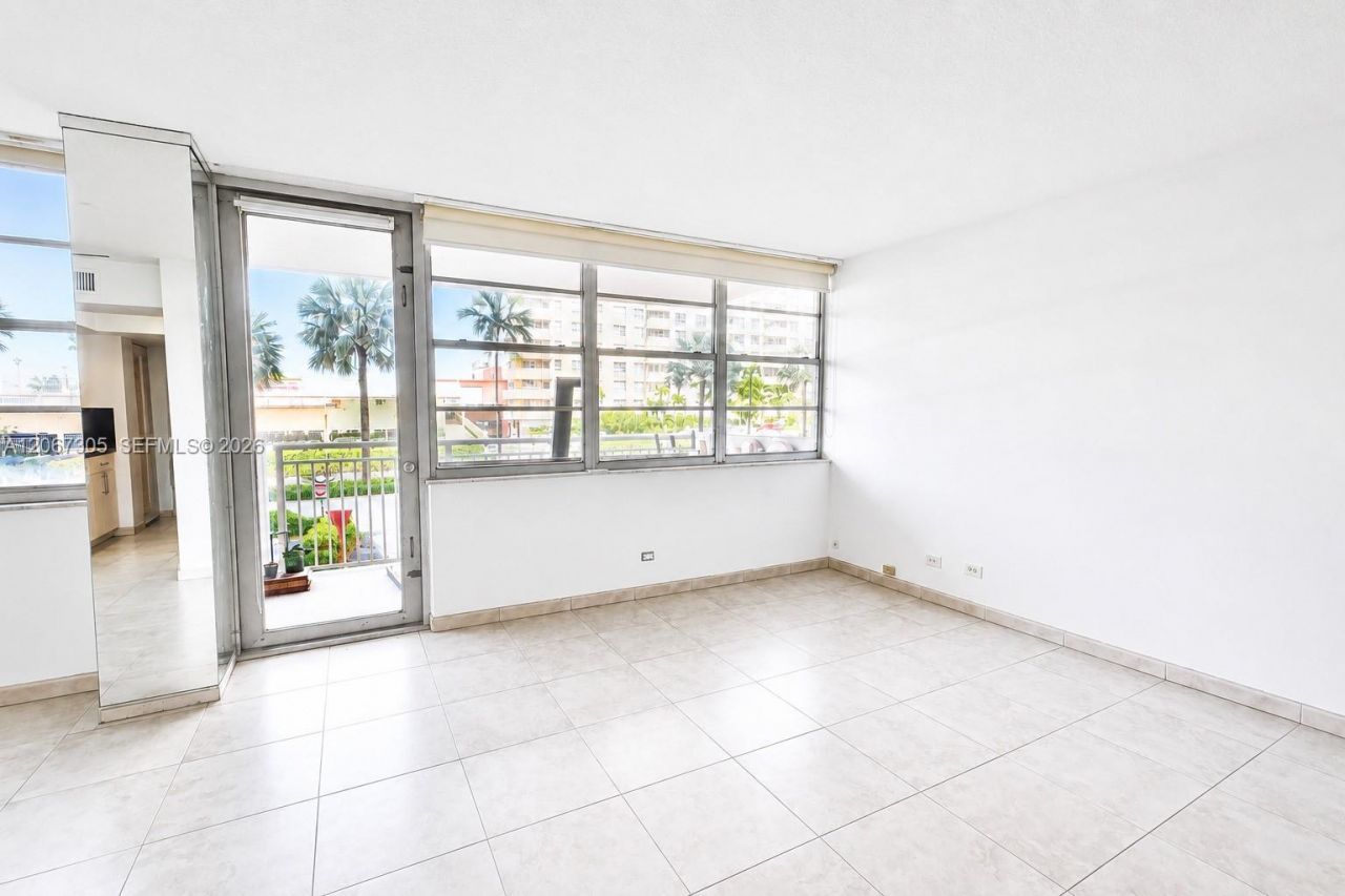 250 174th St , Unit 115, Sunny Isles Beach, FL 33160 Photo