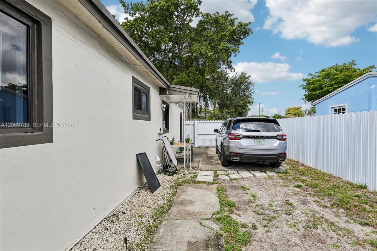 1421 N 68th Ter , Unit 1421, Hollywood, FL 33024 Photo
