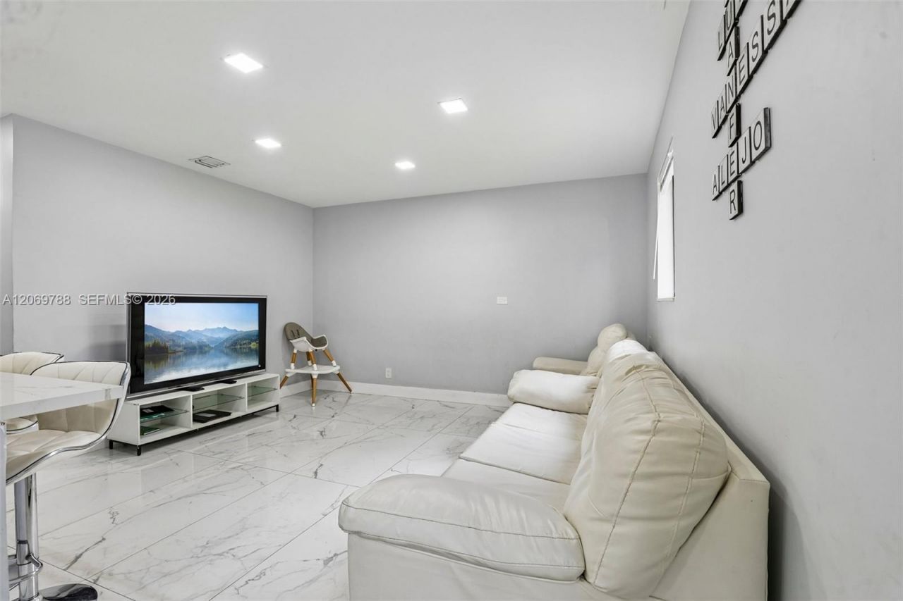 1421 N 68th Ter , Unit 1421, Hollywood, FL 33024 Photo
